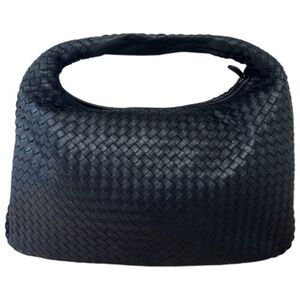 BOTTEGA VENETA Intrecciato Large Shoulder Hobo in Black | Authentic